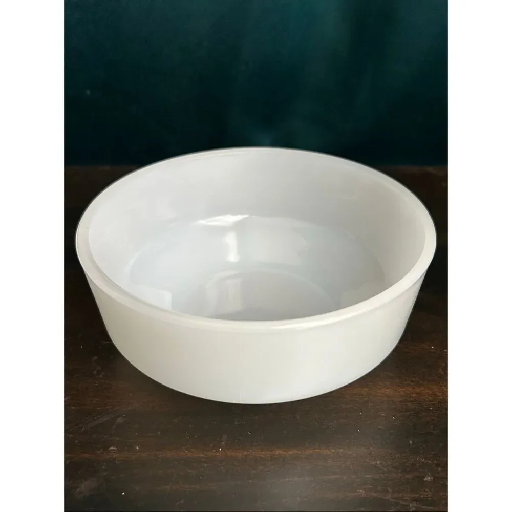 Vintage Federal White Milk Glass Berry Fruit Oatmeal Bowl